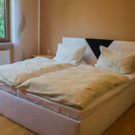 Zum Ehranger Wald 2a