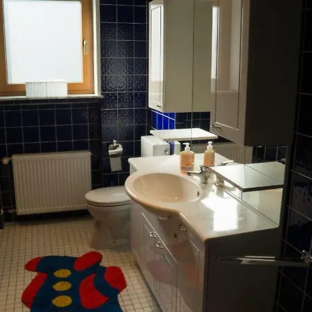 Zum Ehranger Wald 2a *